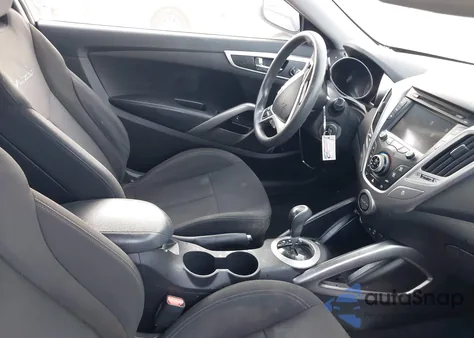 2016 Hyundai Veloster z USA, uszkodzony, nr VIN KMHTC6AD1GU288392